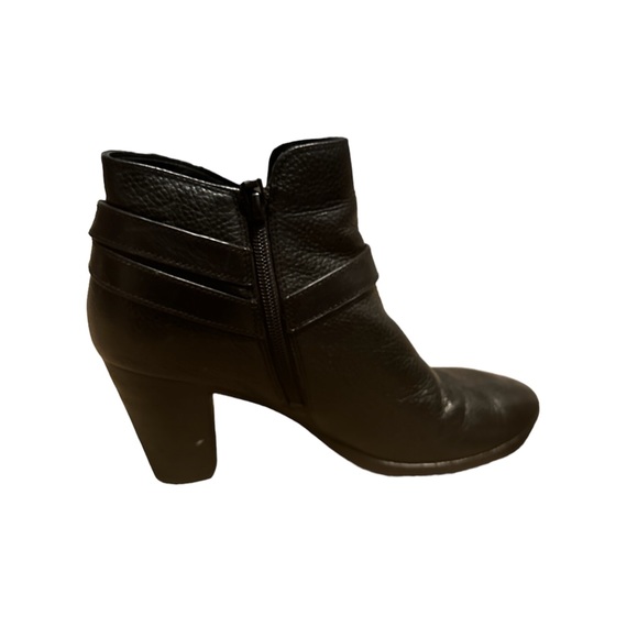 GUC Cole Haan Belted Black Booties 38 - Picture 7 of 8